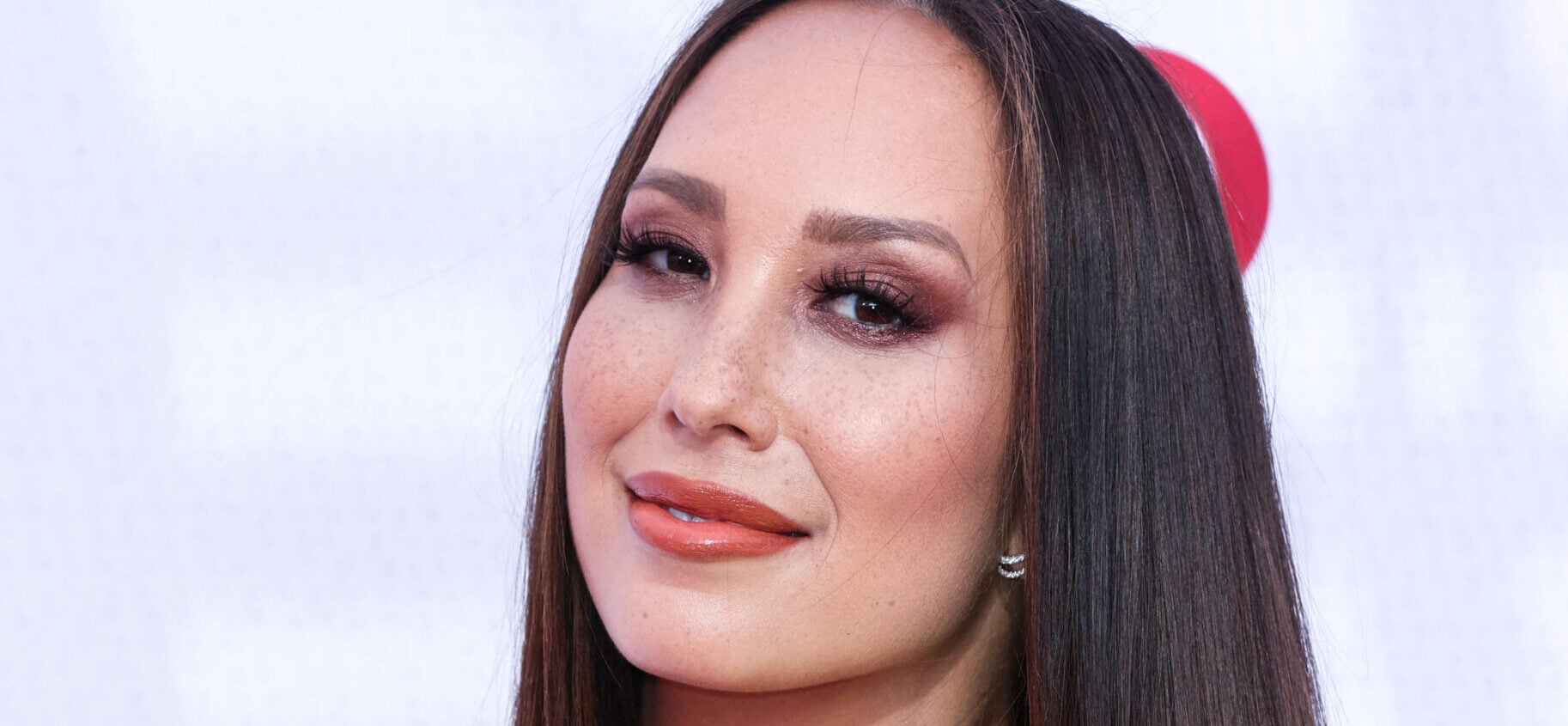 Cheryl Burke responde a comentários contínuos sobre vergonha do corpo
