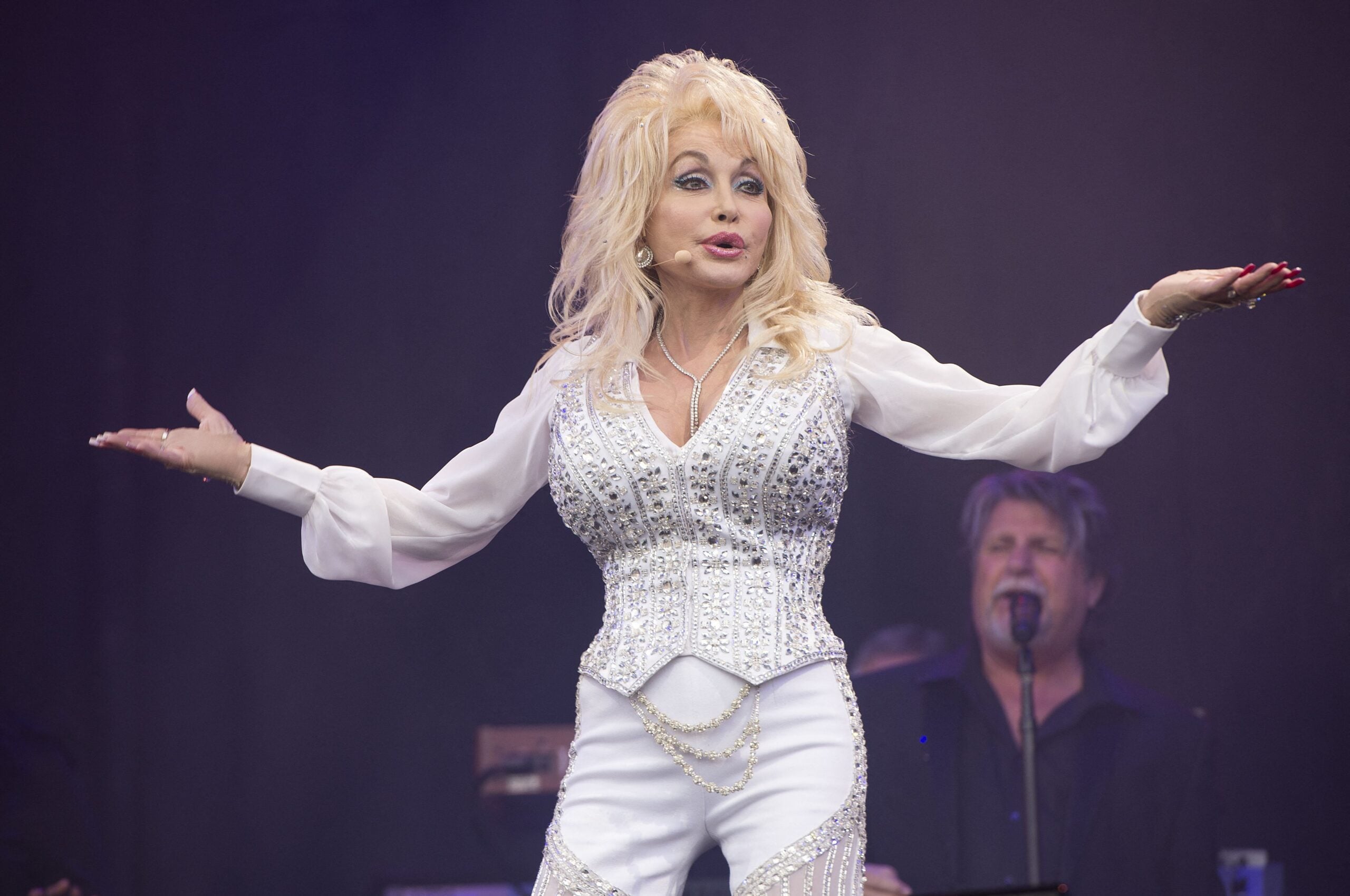 Dolly Parton’s Sister Reveals Her Final Selfless Move With Experimental Drugs That Could ‘Help Others In The Future’
