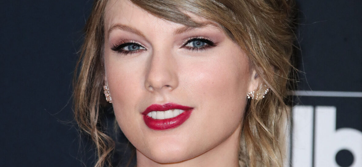 Taylor Swift smiling