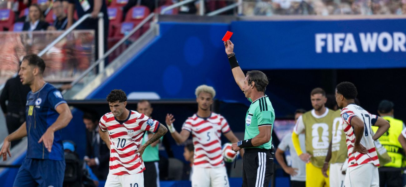 O cartão vermelho da USMNT Star ainda alimenta indignação