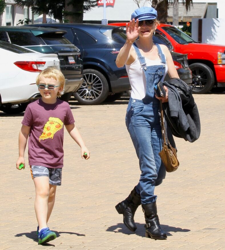 Anna Faris spends Mothers Day weekend shopping with boyfriend Michael Barrett and son Jack