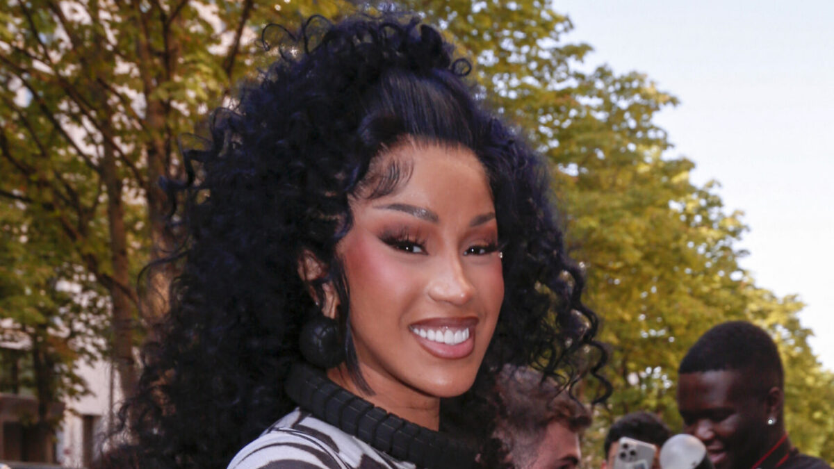 Cardi B is seen arriving at her hotel during Paris Fashion Week MEGA1472287 023 scaled