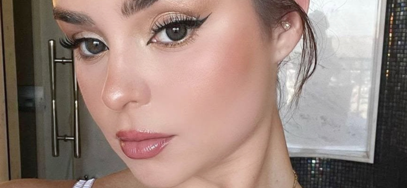 Demi Rose Enjoys Outdoor Breakfast In Braless Open Robe