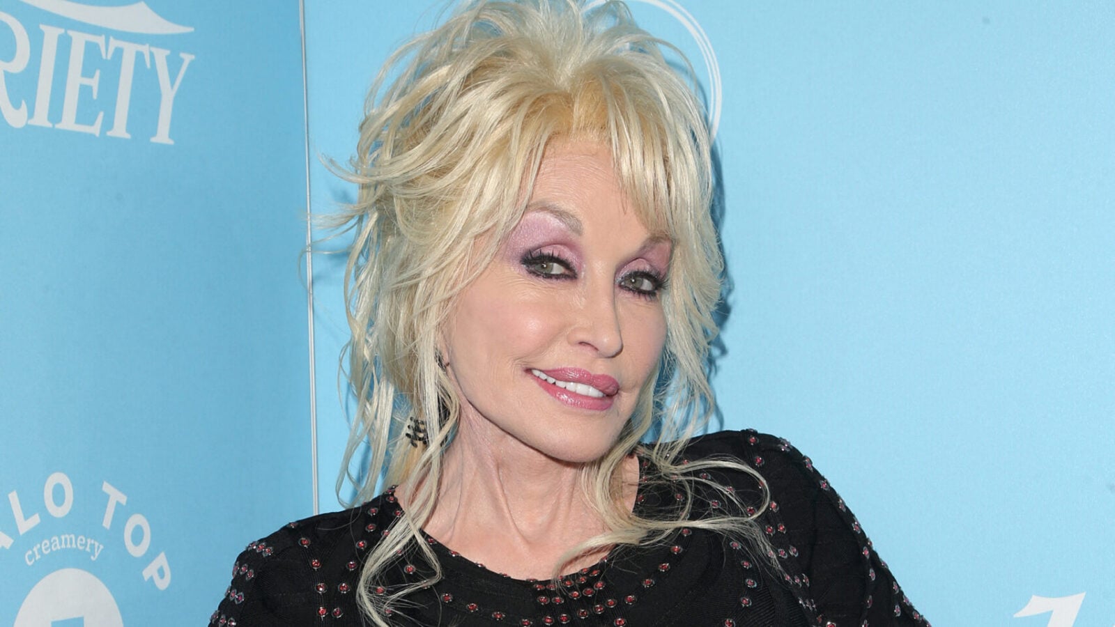 Dolly Parton's Sister Slams Country Stars Over Lack Of 'Condolences' After Singer's Death, Fearing Politics Is The Cause