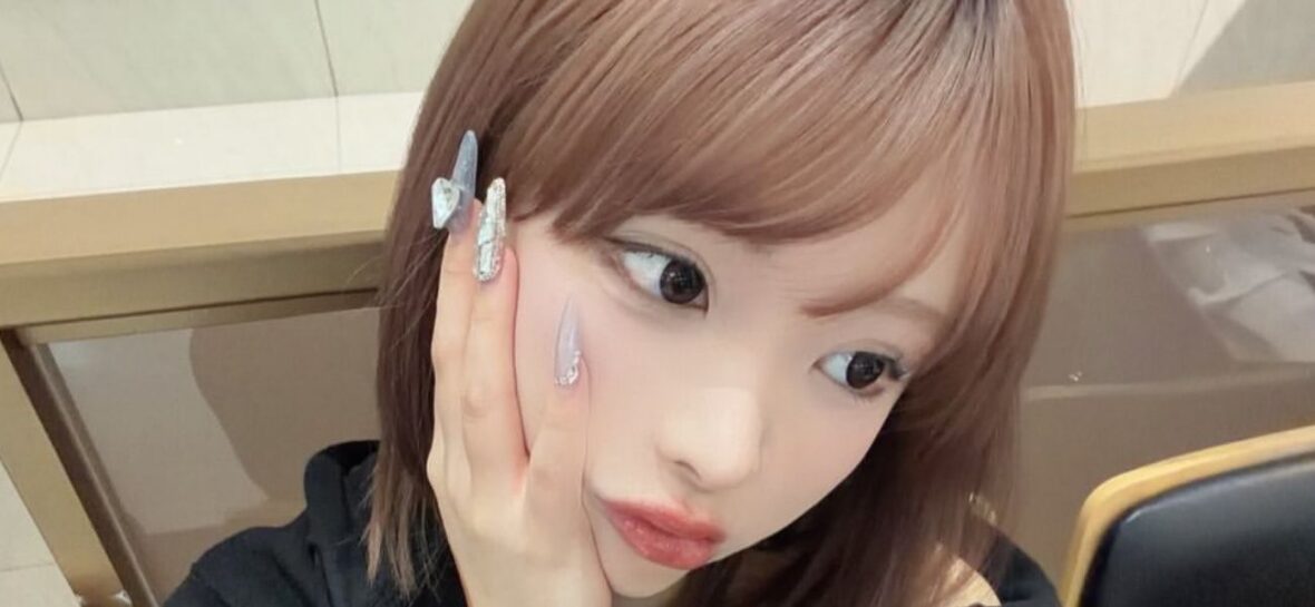 Mina Chan selfie