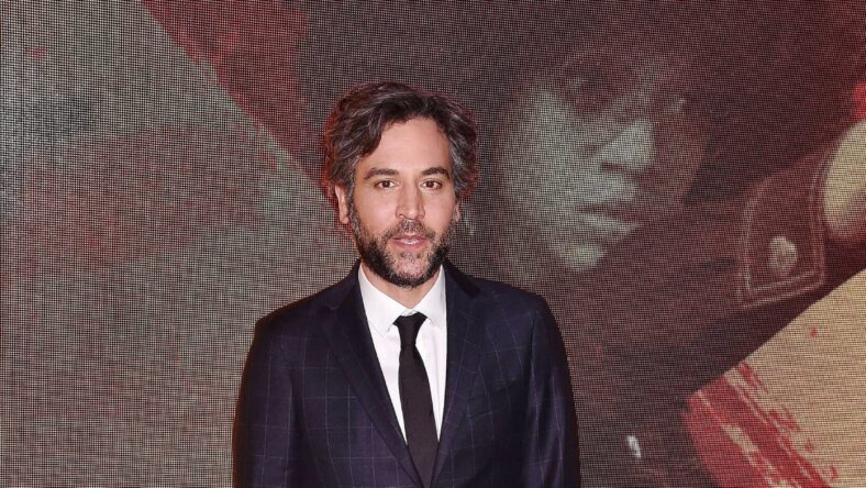 Josh Radnor Is ‘Not Even A Little Bit’ Close To ‘How I Met Your Mother’ Co-Stars Now