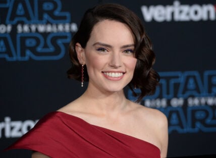 ‘Star Wars' Actress Daisy Ridley ‘Can't Turn My Head To The Left' After Sudden Injury