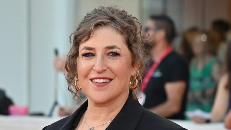 Mayim Bialik Reveals Where She Stands With Her Former ‘Big Bang Theory’ Co-Stars