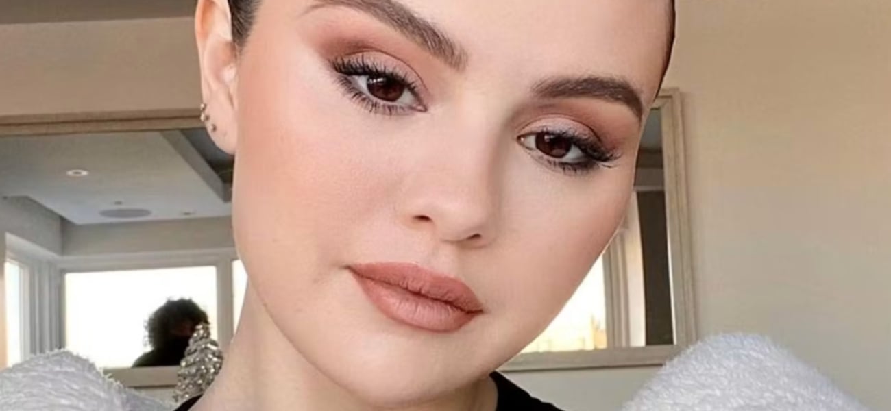 Selena Gomez In String Bikini Shows Her ‘Implants’ By A Waterfall