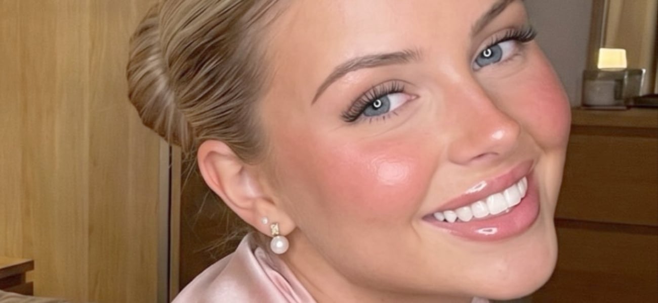 Amber Bexley ‘Impossible Not To Stare’ At While Braless In Bed Socks