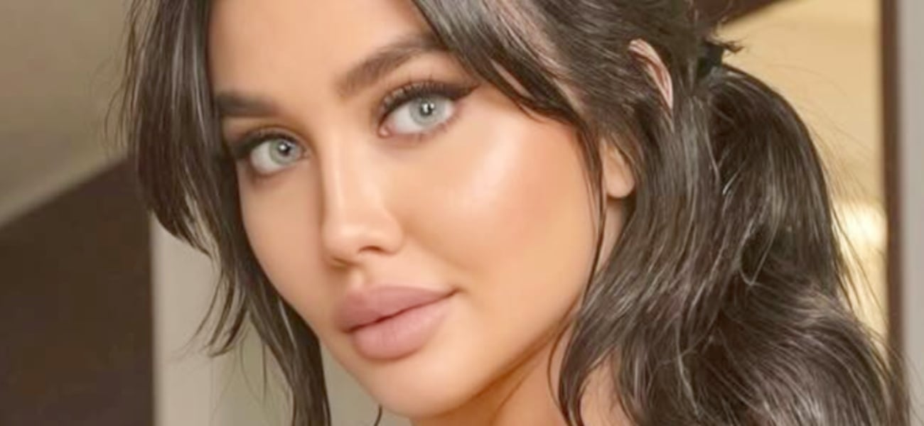 Becky Hudson Lifting Braless Sweater Highlights Her ‘Enormous Melons’
