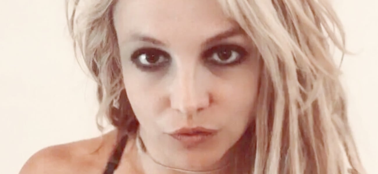 Britney Spears In Bikini 'Looks' Tearful While Poolside