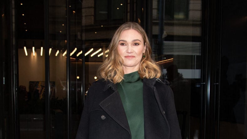 Julia Stiles Joins TikTok Trend To Dispel Dancing Rumors Ahead Of ‘DWTS’ Premiere