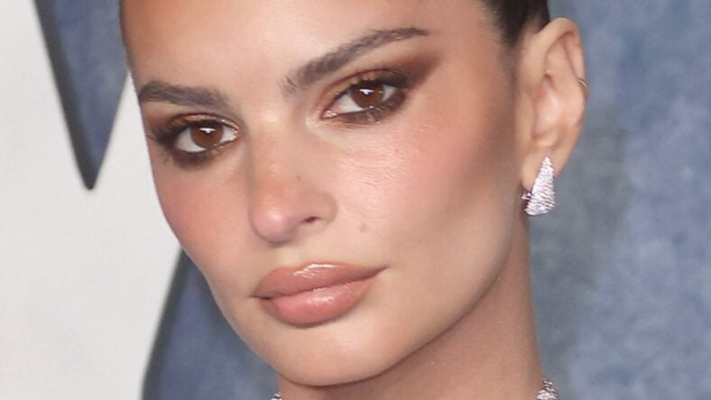 Emily Ratajkowski Highlights ‘Magnificent’ Chest While Fully Topless