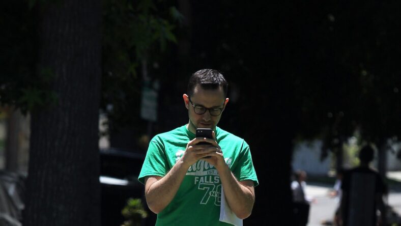 Joseph Gordon-Levitt Warns AI Could Hijack Human Relationships And Democracy