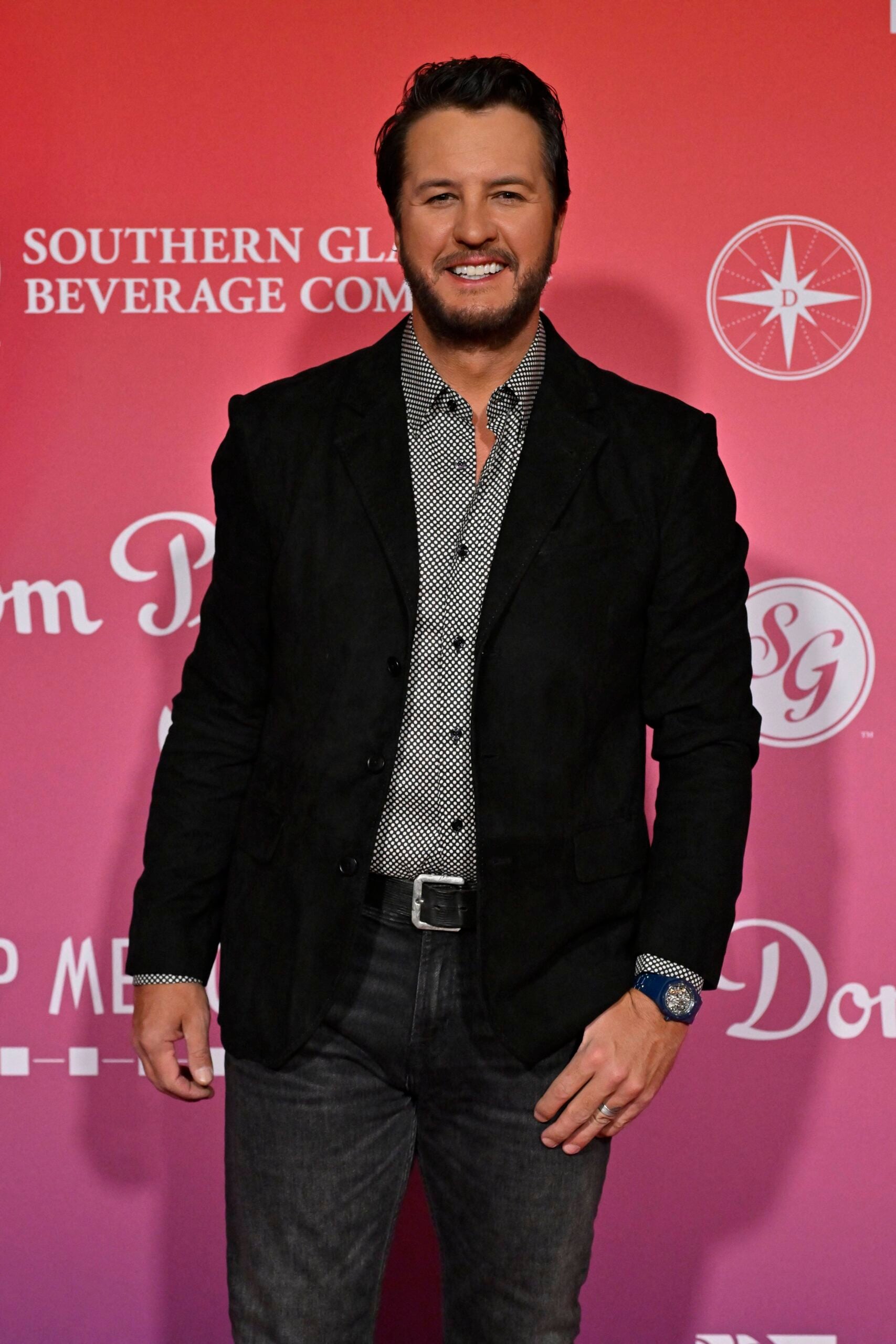 Luke Bryan Facing Heat For Appearing To Use Cell Phone While Driving With Family