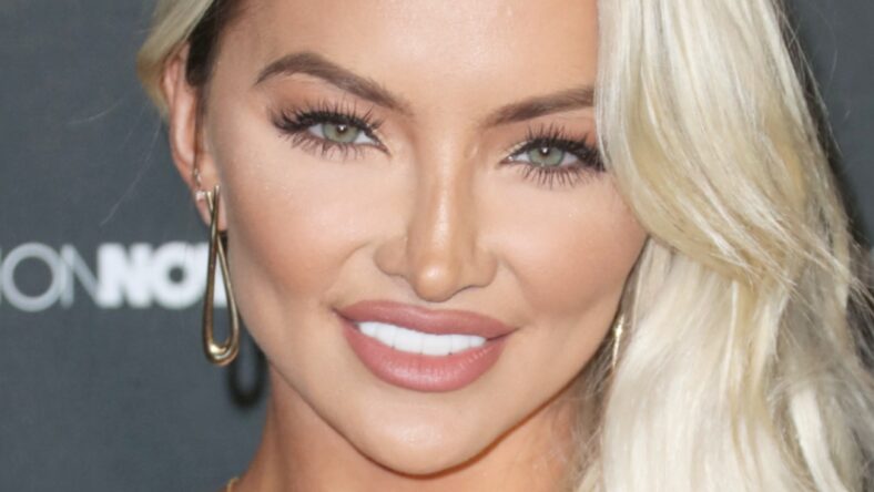 Lindsey Pelas Showering In String Bikini Highlights ‘The Best Rack Out There’