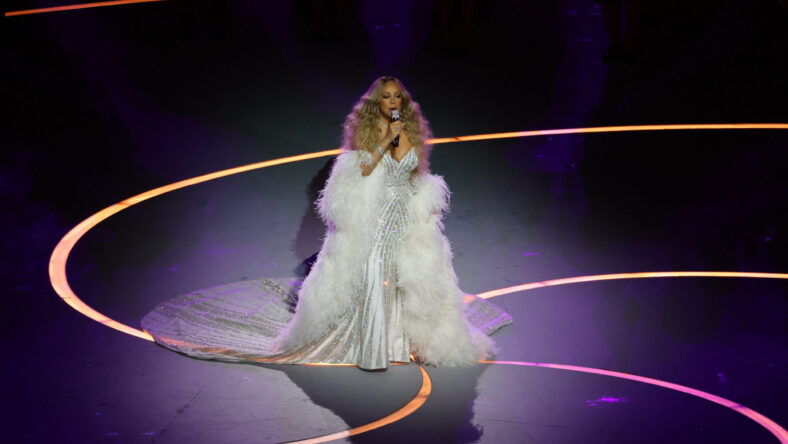 Mariah Carey Puts A Diva Twist On Her Milan Museum Stop