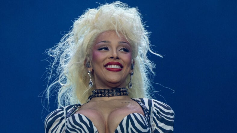 Doja Cat’s Sultry Stage Dance Has Former Critics Switching Sides